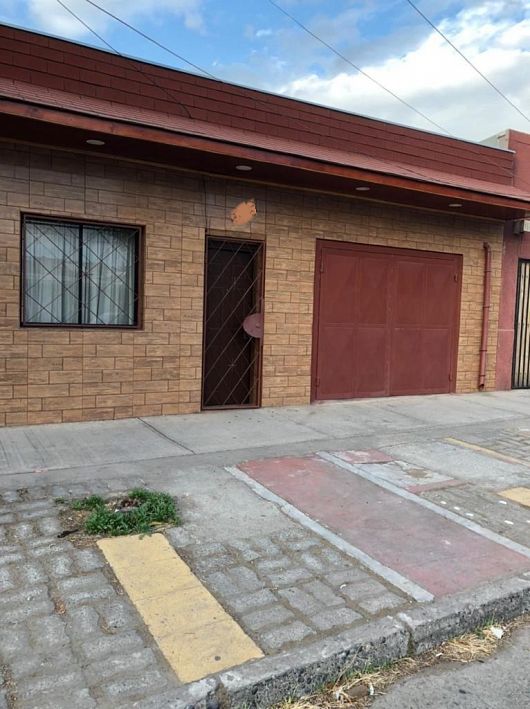 Vendo hermosa casa antigua 10d, 3b, 1estac.